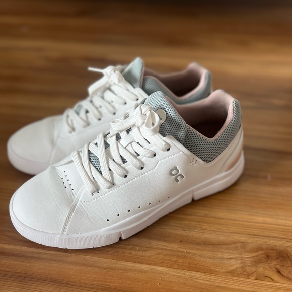 ON Cloud The Roger Advantage in White and Rose - Picture 2 of 11